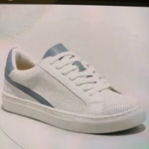 Universal Thread women British Sneaker